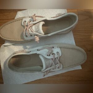 Sperry Women's Tan and White Boat Shoes